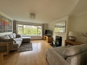 LOUNGE- click for photo gallery